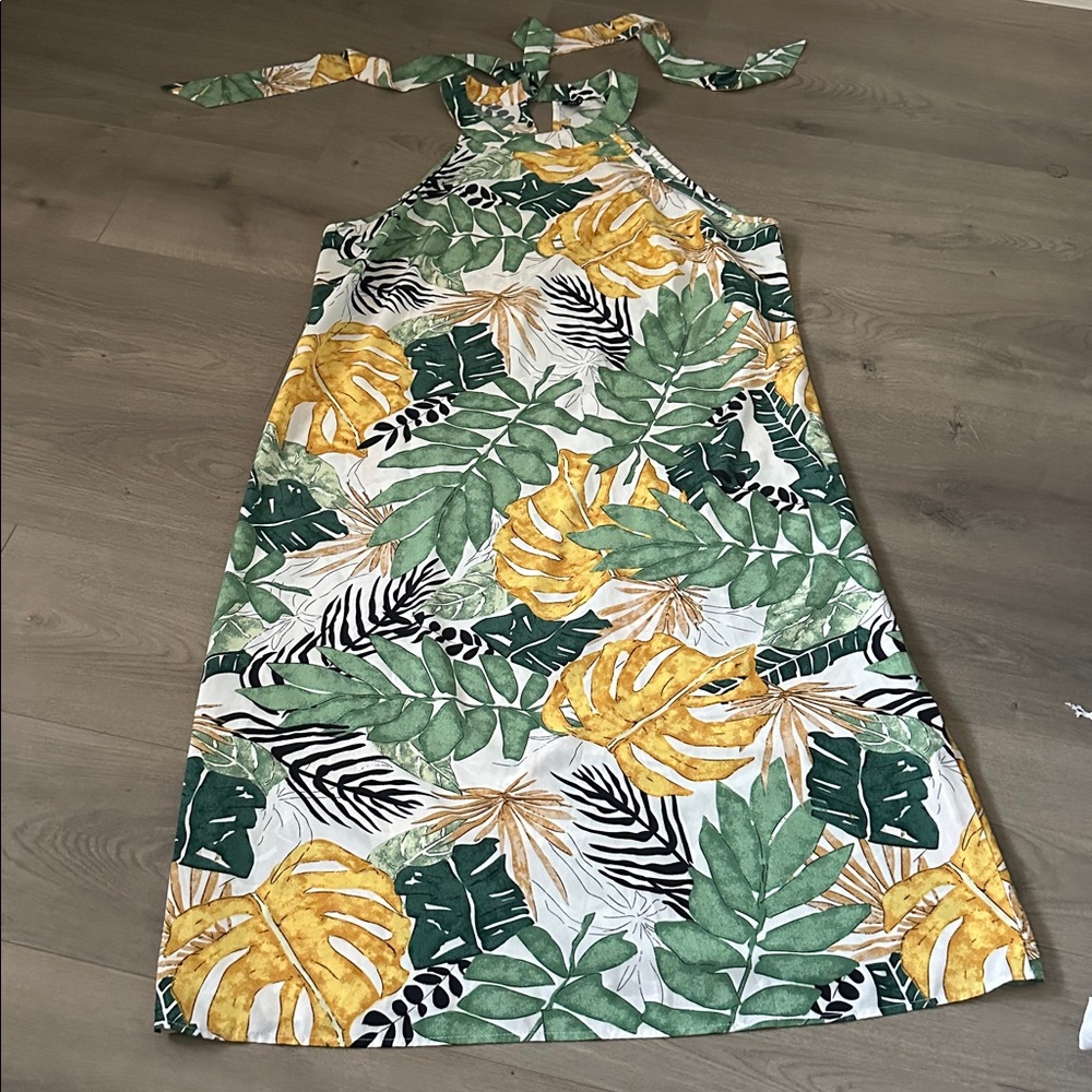 Emery Rose Tropical Leaf Print Halter Dress